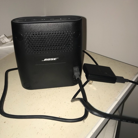 BOSE SoundLink Bluetooth Speaker - Picture 2 of 4
